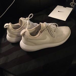 Women’s Nike sneakers 7.5